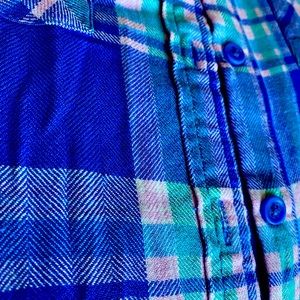 beach lunch lounge, sleeveless flannel